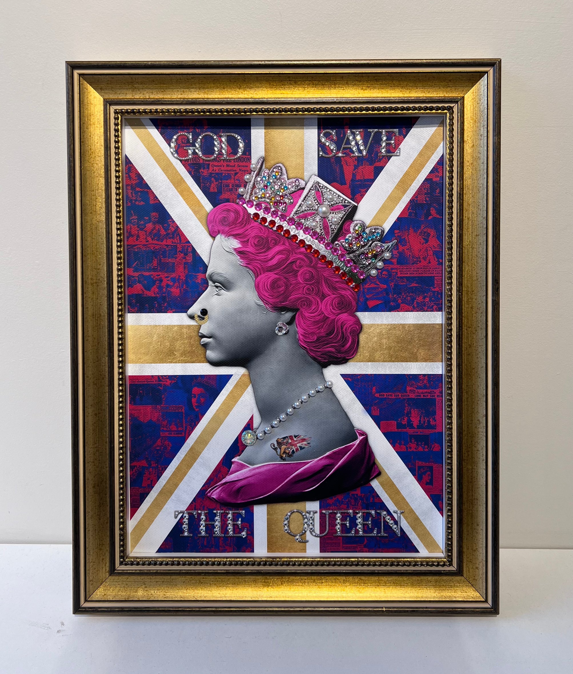 God save the Queen - Pink on blue
